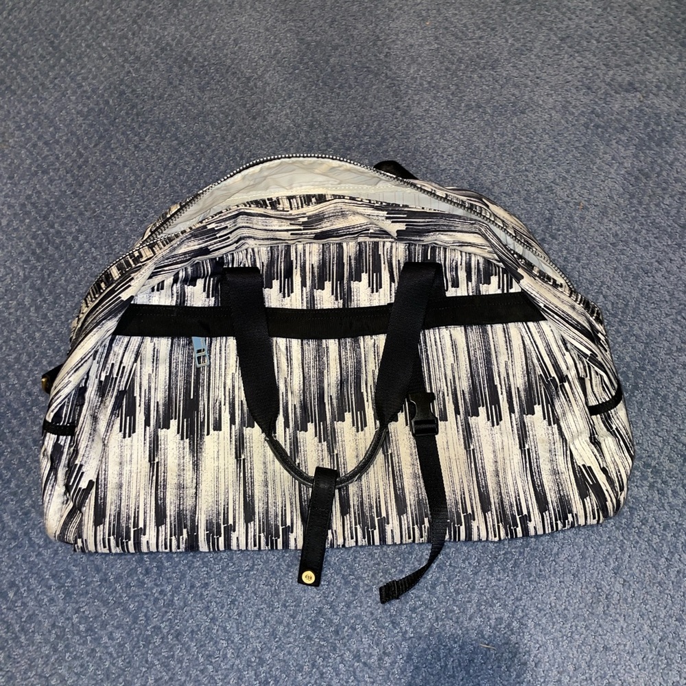 Lululemon bag